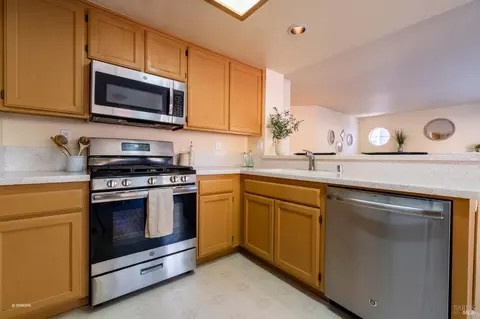 Kitchen - 7036 Edinburgh Ct, Windsor, CA 95492 photo 2 of 3