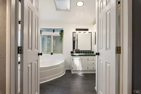 Bath - 655 Clover Dr, Upper Lake, CA 95485 photo 2 of 4