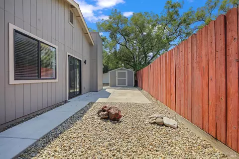 Exterior - 1027 Justin Way, Dixon, CA 95620 photo 3 of 4
