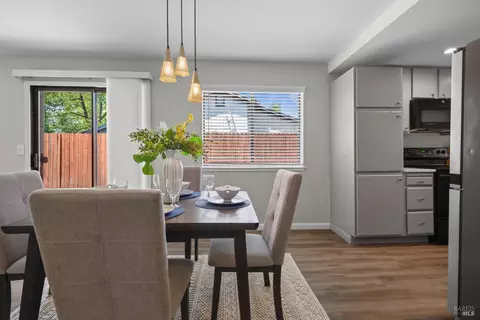 Dining - 1027 Justin Way, Dixon, CA 95620 photo 3 of 3