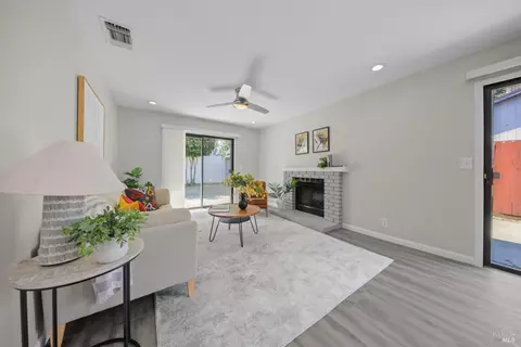 Living - 1027 Justin Way, Dixon, CA 95620 photo 1 of 1