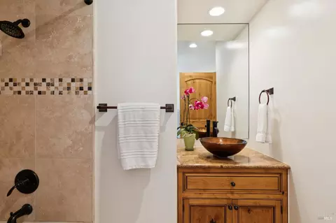Bath - 1685 Estee Ave, Napa, CA 94558 photo 9 of 13