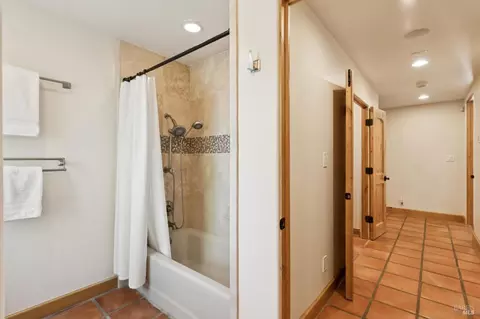 Bath - 1685 Estee Ave, Napa, CA 94558 photo 11 of 13