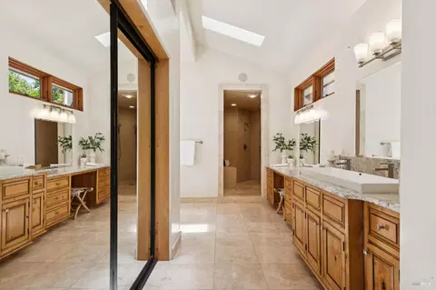 Bath - 1685 Estee Ave, Napa, CA 94558 photo 1 of 13