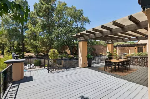 Exterior - 1685 Estee Ave, Napa, CA 94558 photo 10 of 30