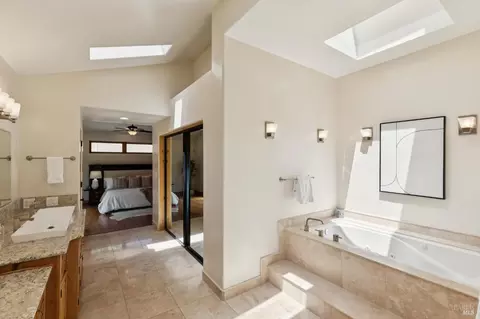 Bath - 1685 Estee Ave, Napa, CA 94558 photo 6 of 13