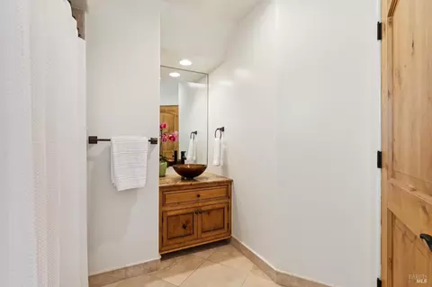 Bath - 1685 Estee Ave, Napa, CA 94558 photo 8 of 13