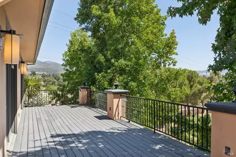 Exterior - 1685 Estee Ave, Napa, CA 94558 photo 12 of 30