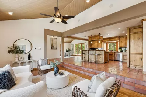Living - 1685 Estee Ave, Napa, CA 94558 photo 4 of 5