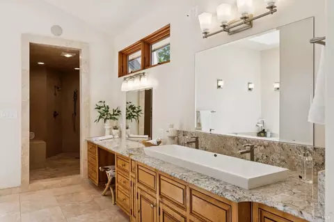 Bath - 1685 Estee Ave, Napa, CA 94558 photo 5 of 13