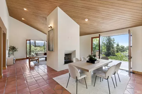 Dining - 1685 Estee Ave, Napa, CA 94558 photo 1 of 6