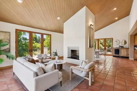 Living - 1685 Estee Ave, Napa, CA 94558 photo 2 of 5