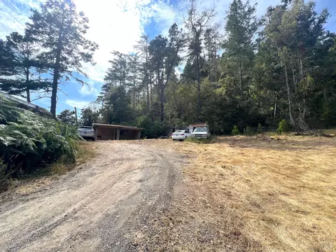 Exterior - 23285 Highway 1, Jenner, CA 95450 photo 7 of 10