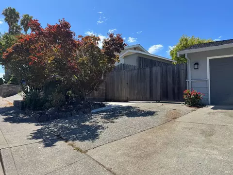 Exterior - 107 Palomar Ln, Vallejo, CA 94591 photo 8 of 9