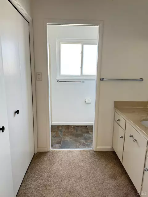 Bath - 107 Palomar Ln, Vallejo, CA 94591 photo 4 of 5