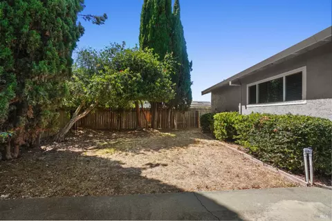 Exterior - 107 Palomar Ln, Vallejo, CA 94591 photo 5 of 6