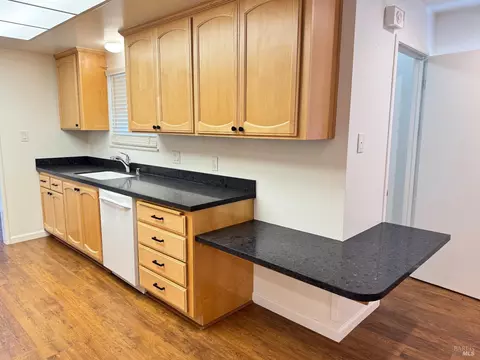 Kitchen - 107 Palomar Ln, Vallejo, CA 94591 photo 2 of 2