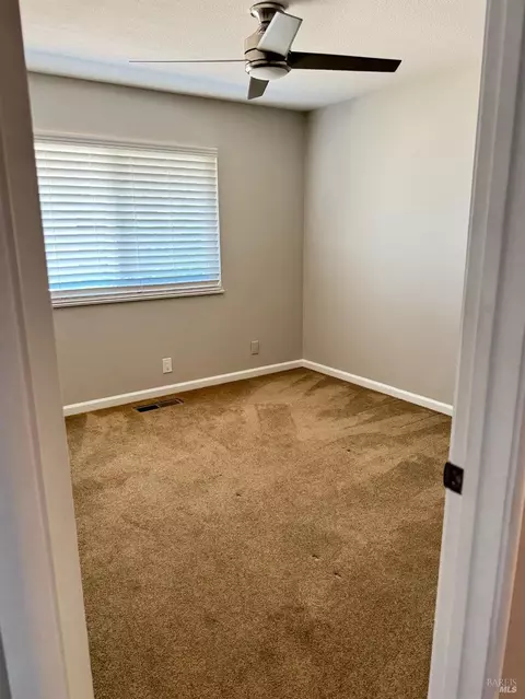 Bedroom - 107 Palomar Ln, Vallejo, CA 94591 photo 2 of 4