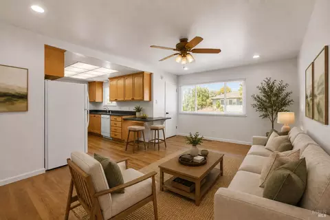 Living - 107 Palomar Ln, Vallejo, CA 94591 photo 1 of 4