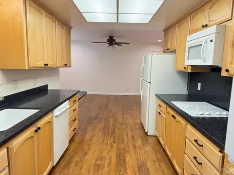 Kitchen - 107 Palomar Ln, Vallejo, CA 94591 photo 1 of 2