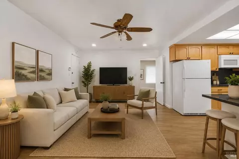 Living - 107 Palomar Ln, Vallejo, CA 94591 photo 2 of 4