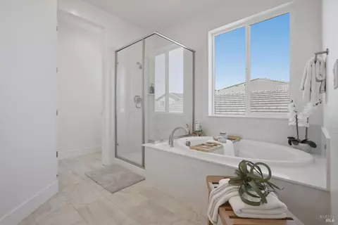 Bath - 1588 Nightfall Ln, Fairfield, CA 94533 photo 3 of 6
