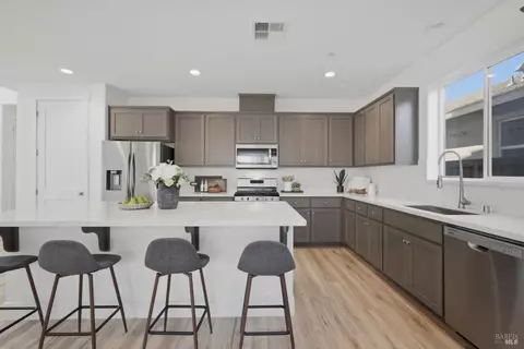 Kitchen - 1588 Nightfall Ln, Fairfield, CA 94533 photo 3 of 3