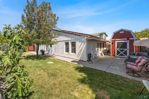 Exterior - 2710 Cascade Ln, Fairfield, CA 94533 photo 3 of 4