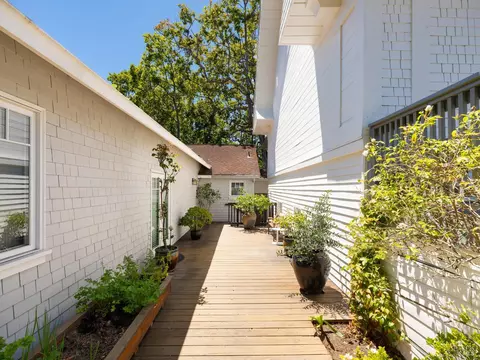 Exterior - 260 E Blithedale Ave, Mill Valley, CA 94941 photo 7 of 12