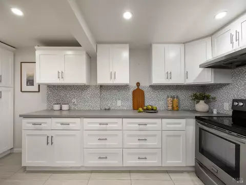 Kitchen - 260 E Blithedale Ave, Mill Valley, CA 94941 photo 1 of 2