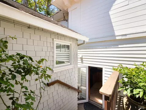 Exterior - 260 E Blithedale Ave, Mill Valley, CA 94941 photo 9 of 12