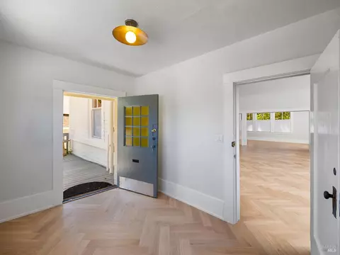 Entry Way - 260 E Blithedale Ave, Mill Valley, CA 94941 photo 2 of 5