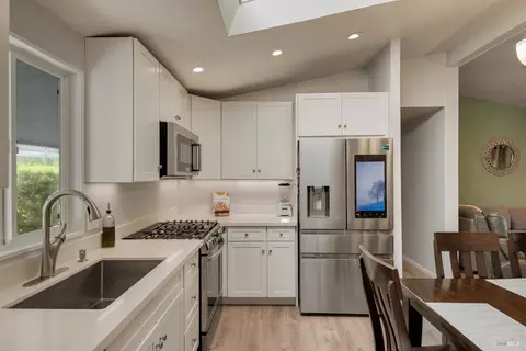 38 Vista Cir, Sonoma, CA 95476 photo 8