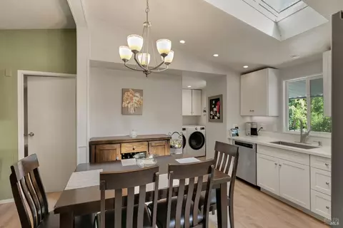 38 Vista Cir, Sonoma, CA 95476 photo 9