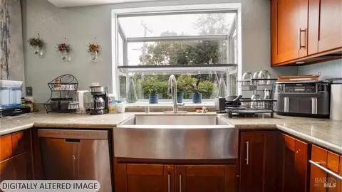 Kitchen - 813 Lighthouse Dr, Vallejo, CA 94590 photo 7 of 11