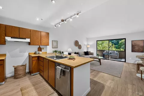 Kitchen - 31 Arbor St, Cotati, CA 94931 photo 3 of 3