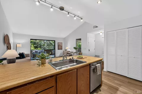 Kitchen - 31 Arbor St, Cotati, CA 94931 photo 2 of 3