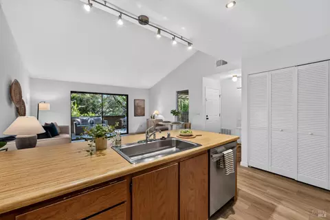 Kitchen - 31 Arbor St, Cotati, CA 94931 photo 2 of 3