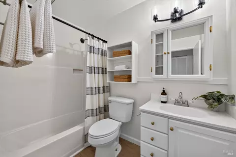 Bath - 31 Arbor St, Cotati, CA 94931 photo 1 of 1