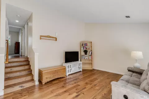 331 E T St, Benicia, CA 94510 photo 18