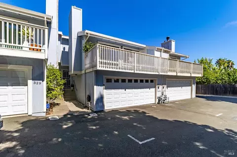 331 E T St, Benicia, CA 94510 photo 2