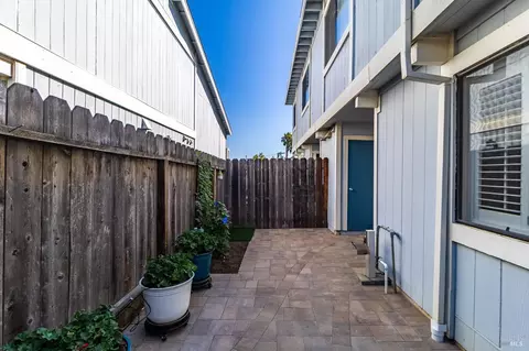 331 E T St, Benicia, CA 94510 photo 34