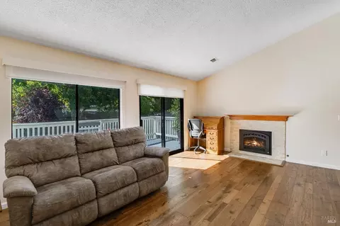 331 E T St, Benicia, CA 94510 photo 16