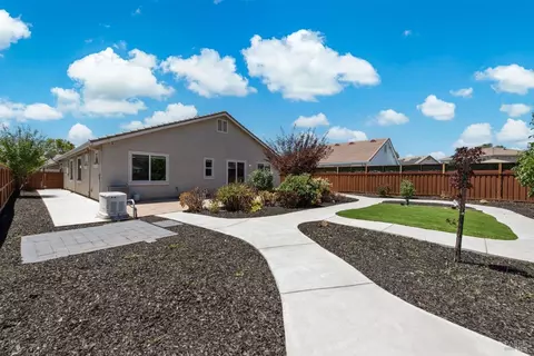Exterior - 1211 Eton Ct, Fairfield, CA 94533 photo 7 of 11