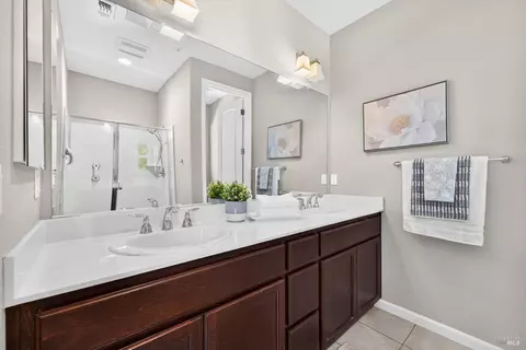 Bath - 1211 Eton Ct, Fairfield, CA 94533 photo 1 of 3