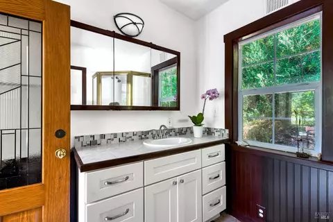 Bath - 15 Mountain View Ave, Lagunitas, CA 94938 photo 3 of 3