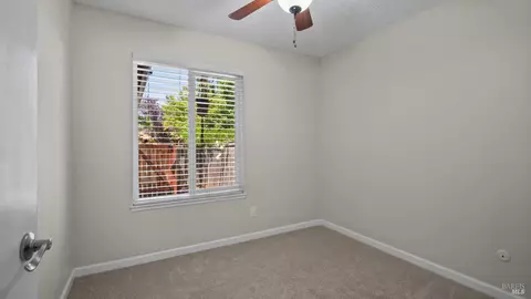Bedroom - 850 E Cotati Ave #3, Cotati, CA 94931 photo 4 of 9