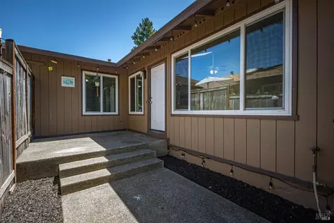 Exterior - 850 E Cotati Ave #3, Cotati, CA 94931 photo 1 of 4