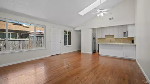 Living - 850 E Cotati Ave #3, Cotati, CA 94931 photo 4 of 4