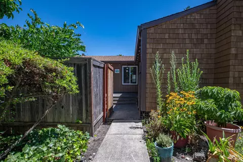 Exterior - 850 E Cotati Ave #3, Cotati, CA 94931 photo 3 of 4
